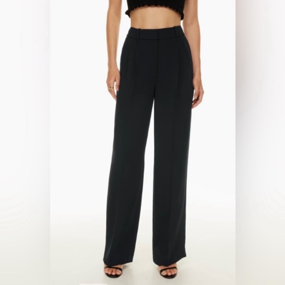Aritzia Effortless Pant